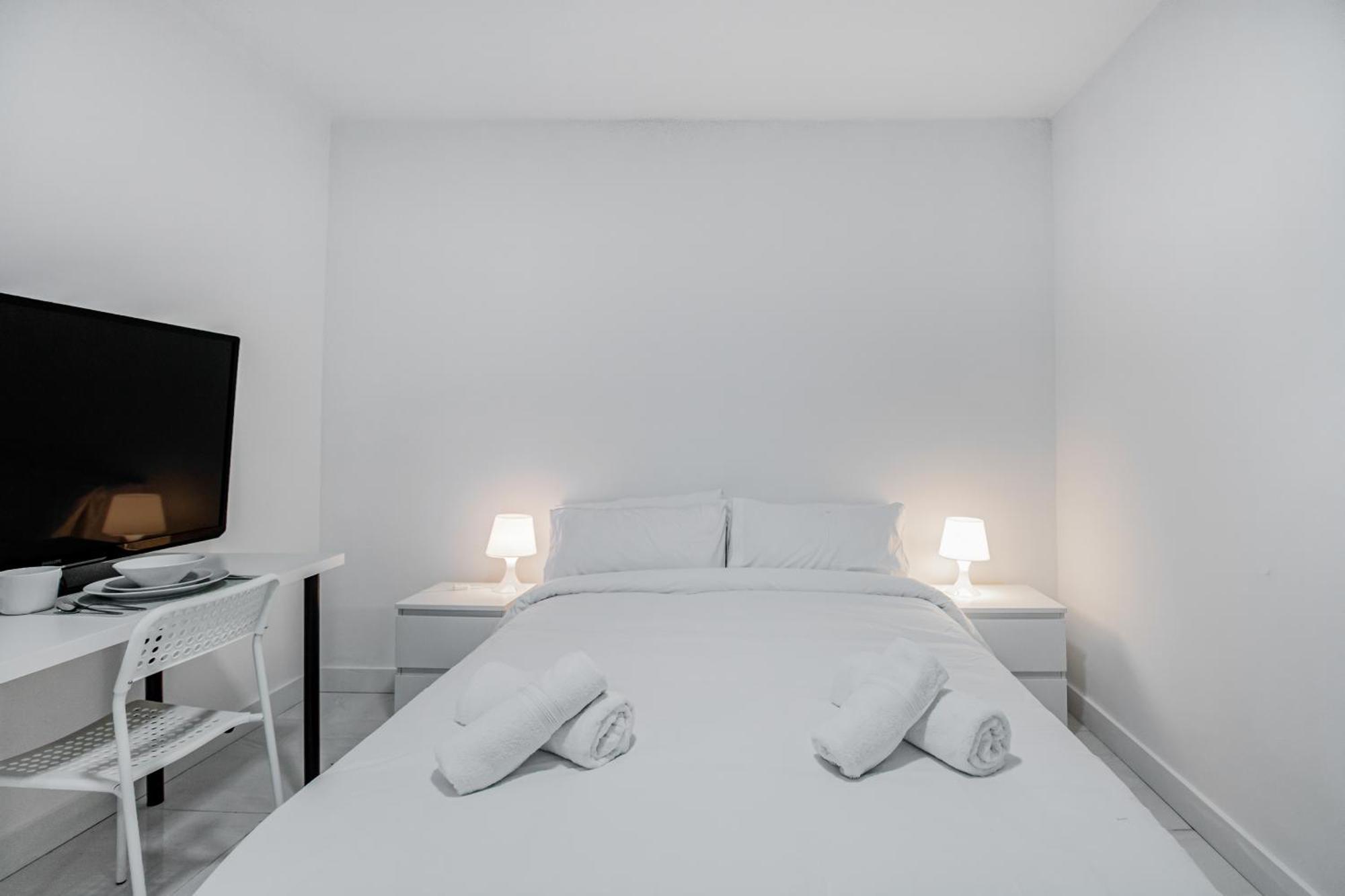 Las Palmas Comfort Rooms エクステリア 写真